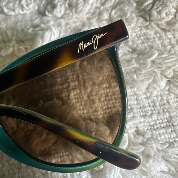 Tortoise Shell Sunglasses - Picture 7 of 8